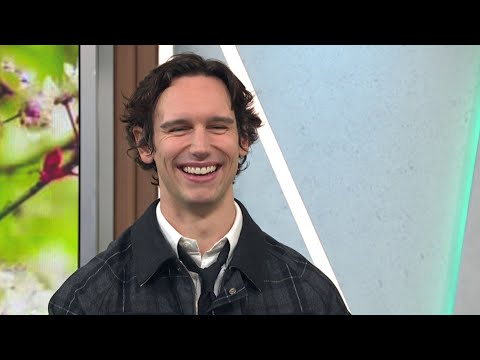 Cory Michael Smith On New Film “May December” | New York Live TV