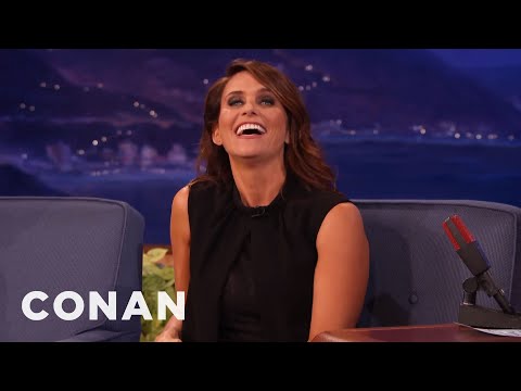 Amy Landecker’s Nightmare Golden Globes Run-In With Don Cheadle | CONAN on TBS