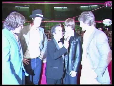 David, Kerry & Kevin Von Erich Show Up To Support Mike In His Debut Match