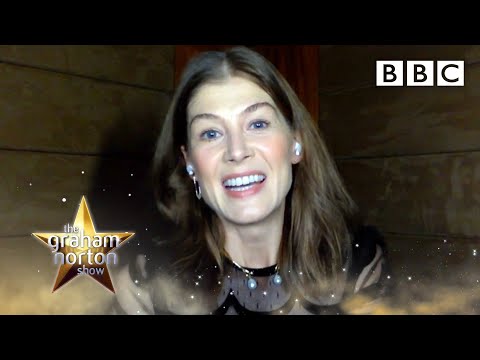 Rosamund Pike’s RUDE Mandarin lessons! | The Graham Norton Show - BBC