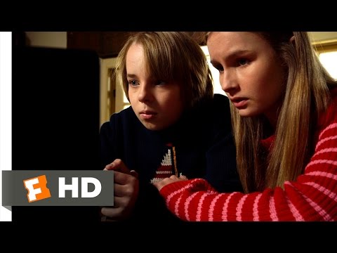 The Visit (6/10) Movie CLIP - Those Aren't Your Grandparents (2015) HD