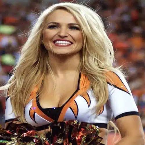 Sexy N Blonde Cheerleaders Photo Gallery